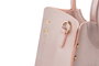 Lucky Bees 1229 Bolsa de cuerpo en polvo de cuero de polivinilo para mujer